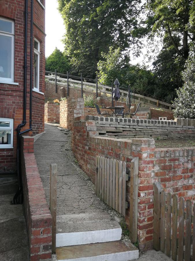 The Grove Bed & Breakfast Whitby Eksteriør bilde